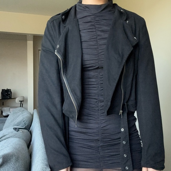 LIKE NEW MISSGUIDED SUEDE JACKET - Picture 2 of 4